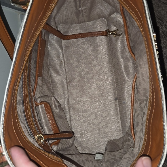 Michael Kors tote handbag with matching wallet - Picture 9 of 10